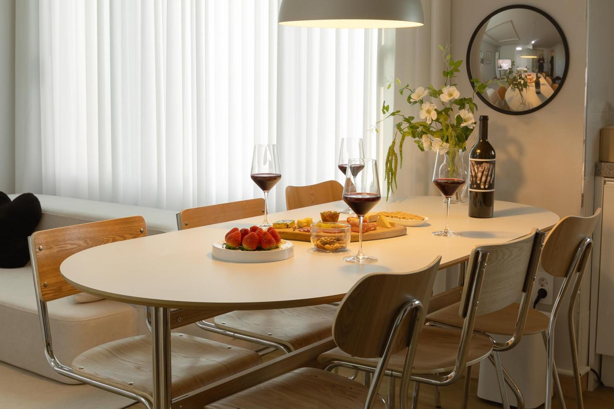 Experience The Vibrant Of At Our Stylish O-nol Apartment