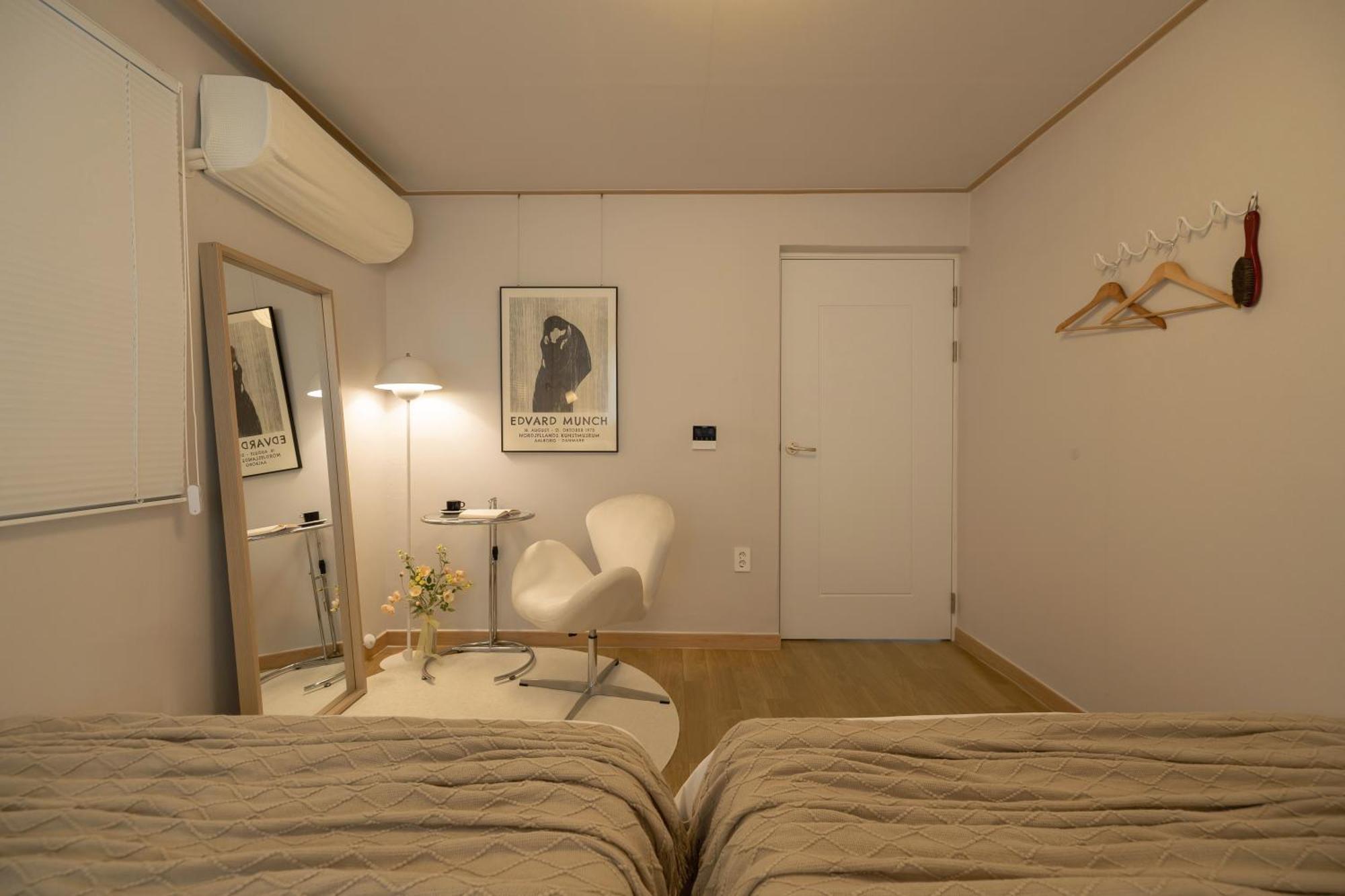 Experience The Vibrant Of At Our Stylish O-nol Apartment