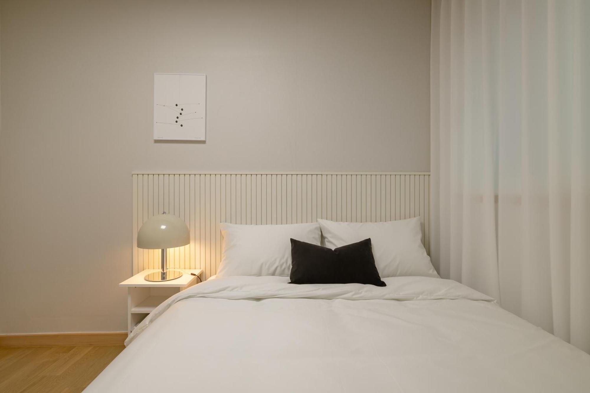 Experience The Vibrant Of At Our Stylish O-nol Apartment *
