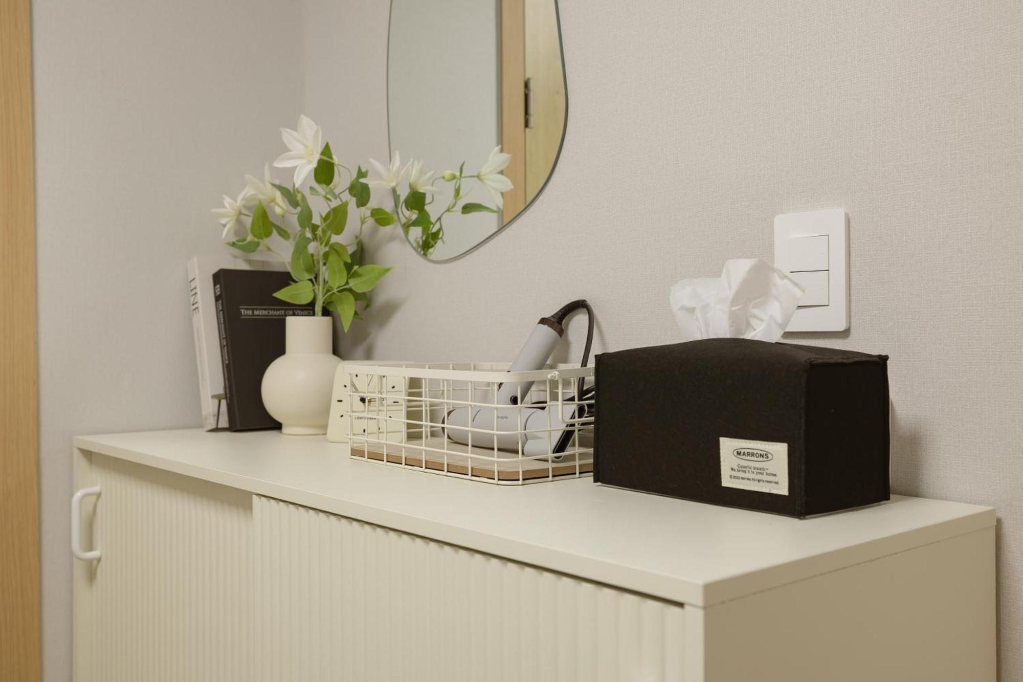 Experience The Vibrant Of At Our Stylish O-nol Apartment *