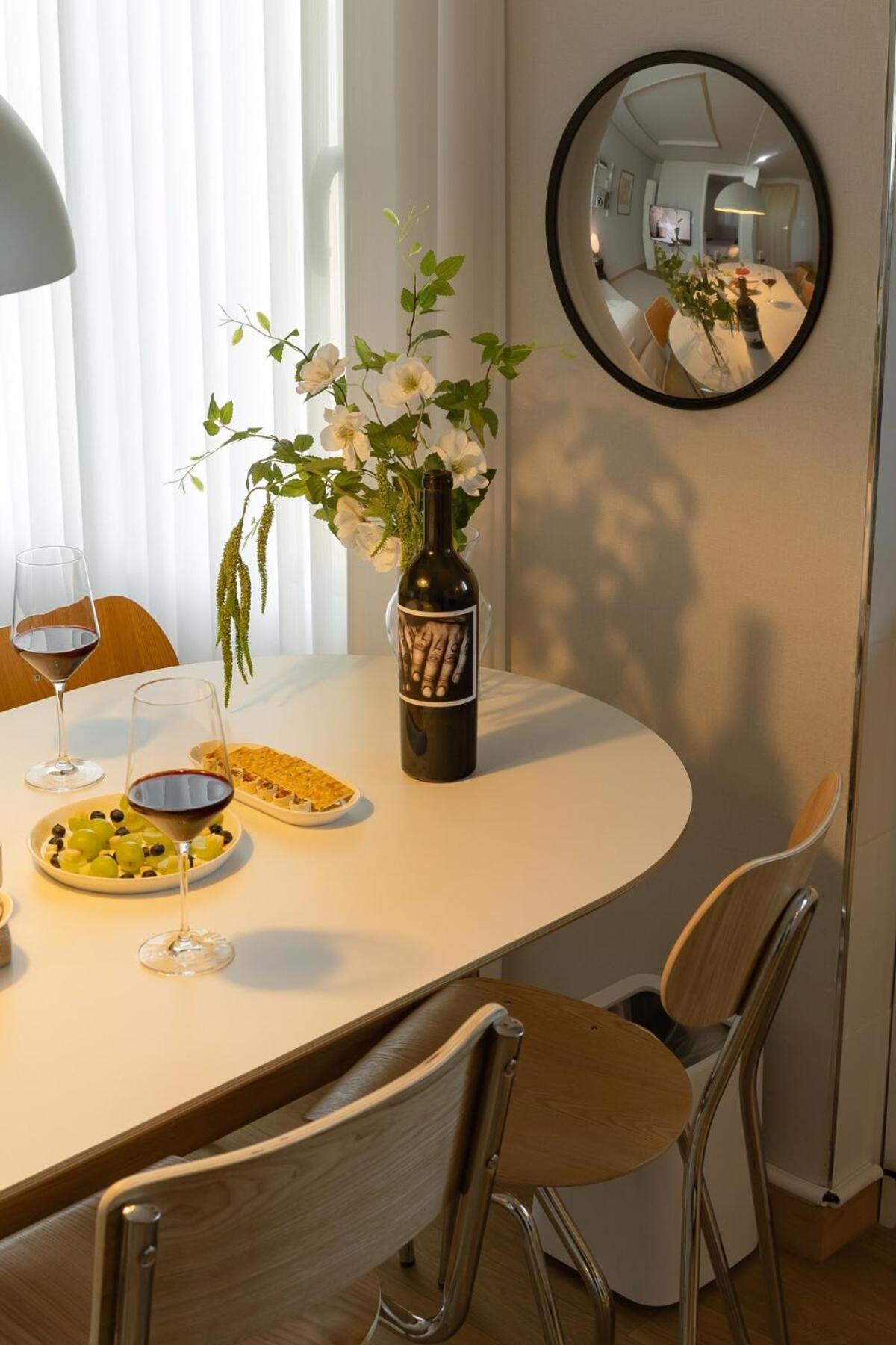 Apartment Experience The Vibrant Of At Our Stylish O-nol *