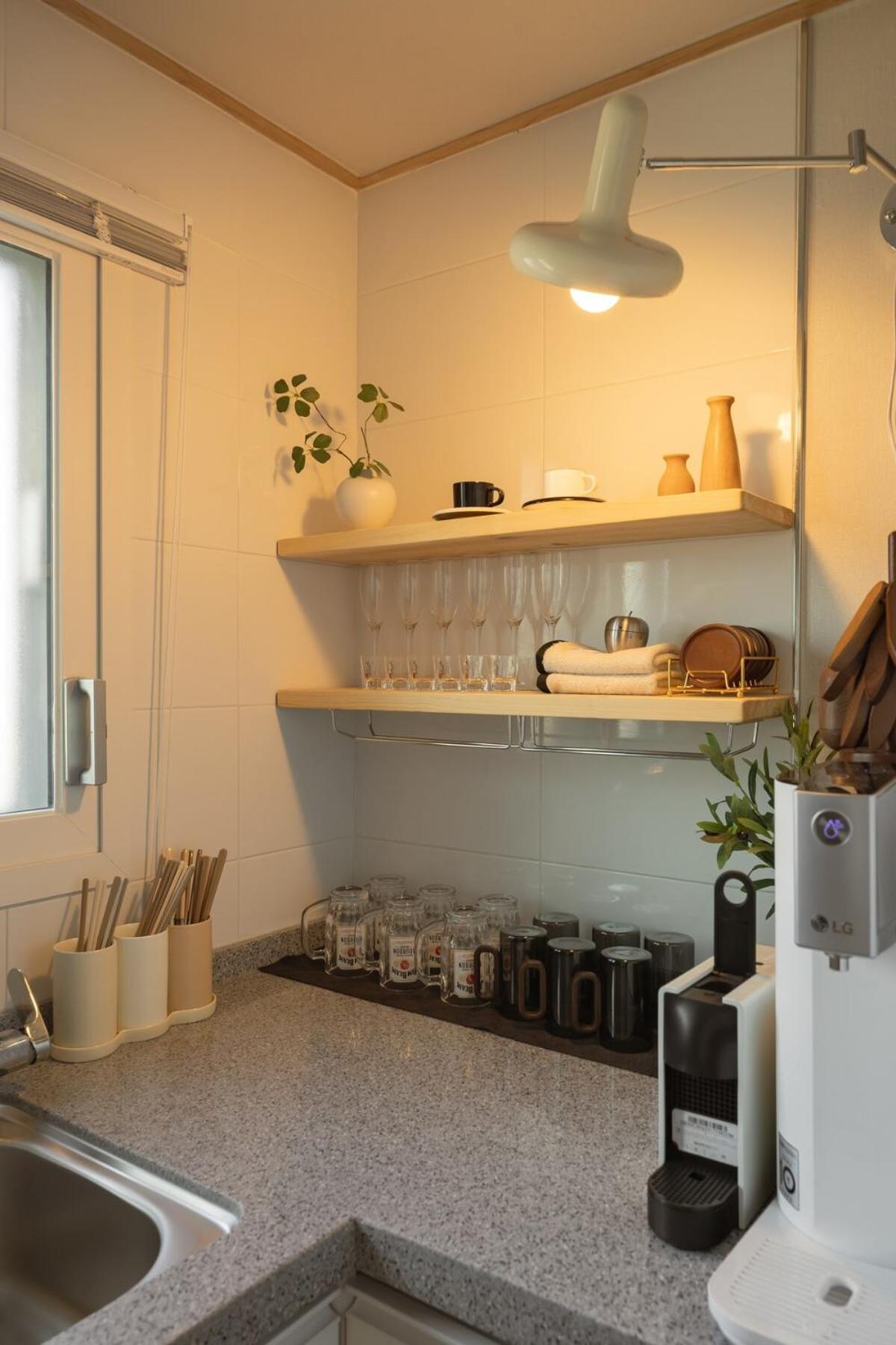 Experience The Vibrant Of At Our Stylish O-nol Apartment Seoul