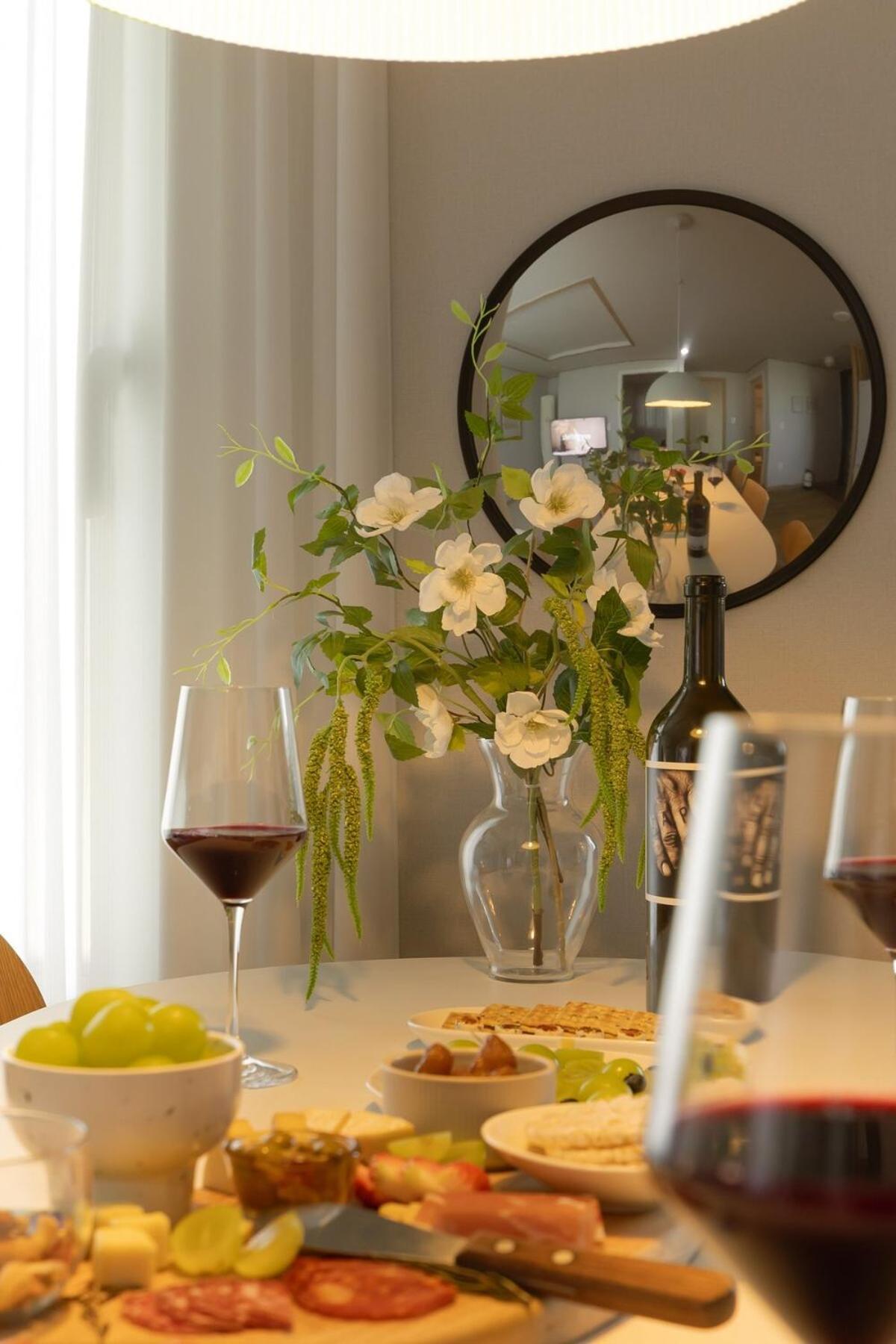 Apartment Experience The Vibrant Of At Our Stylish O-nol Seoul