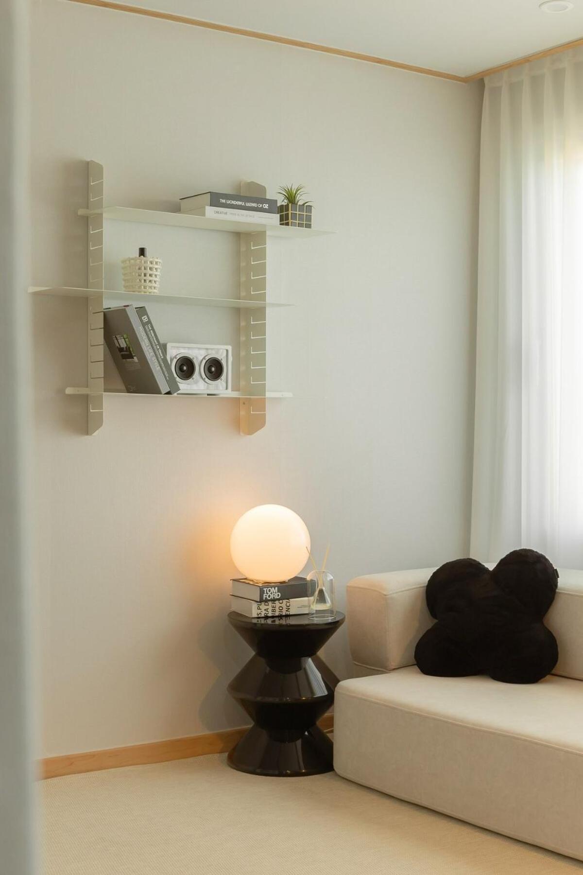 Experience The Vibrant Of At Our Stylish O-nol Apartment *