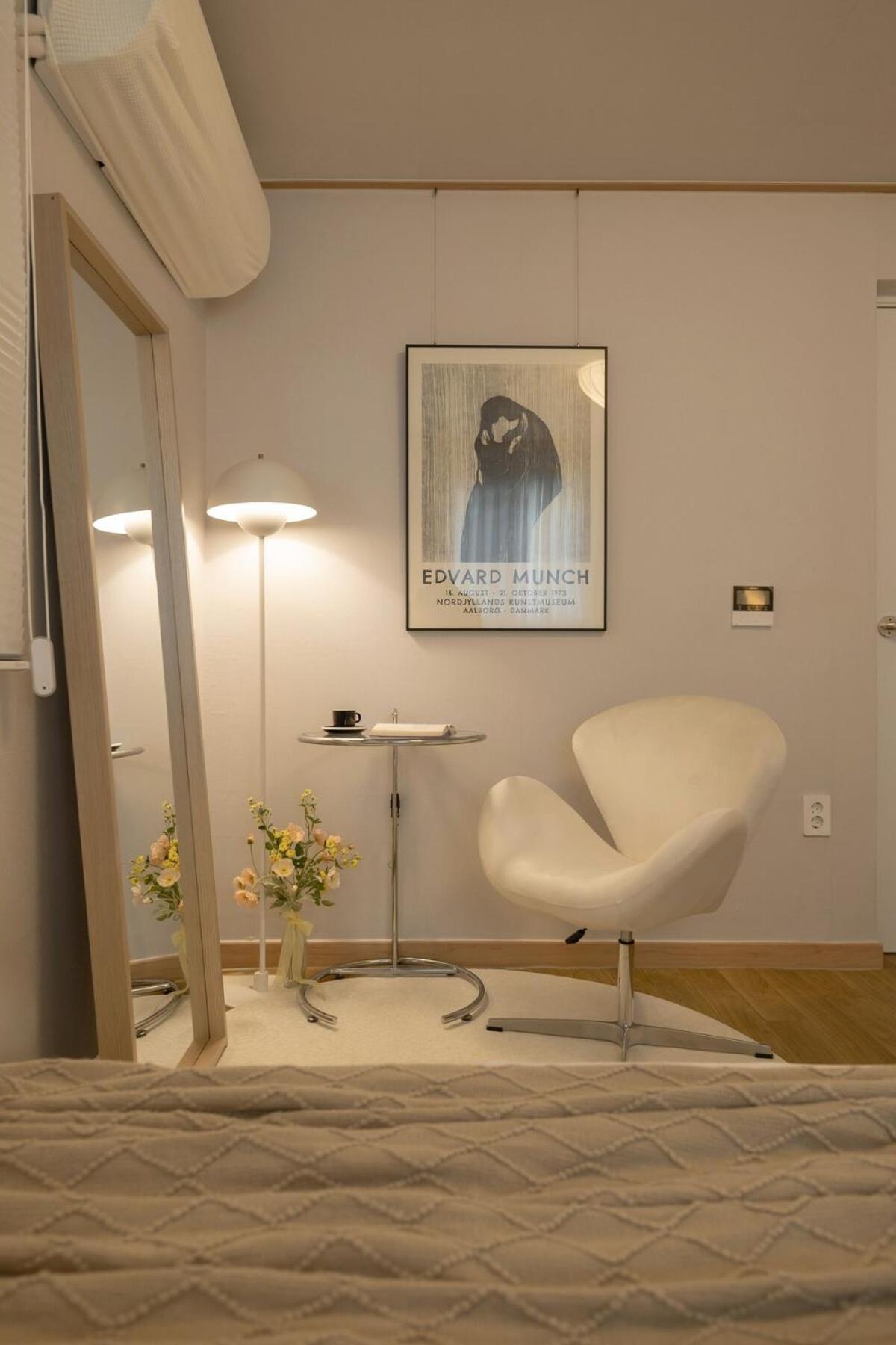 Experience The Vibrant Of At Our Stylish O-nol * Seoul